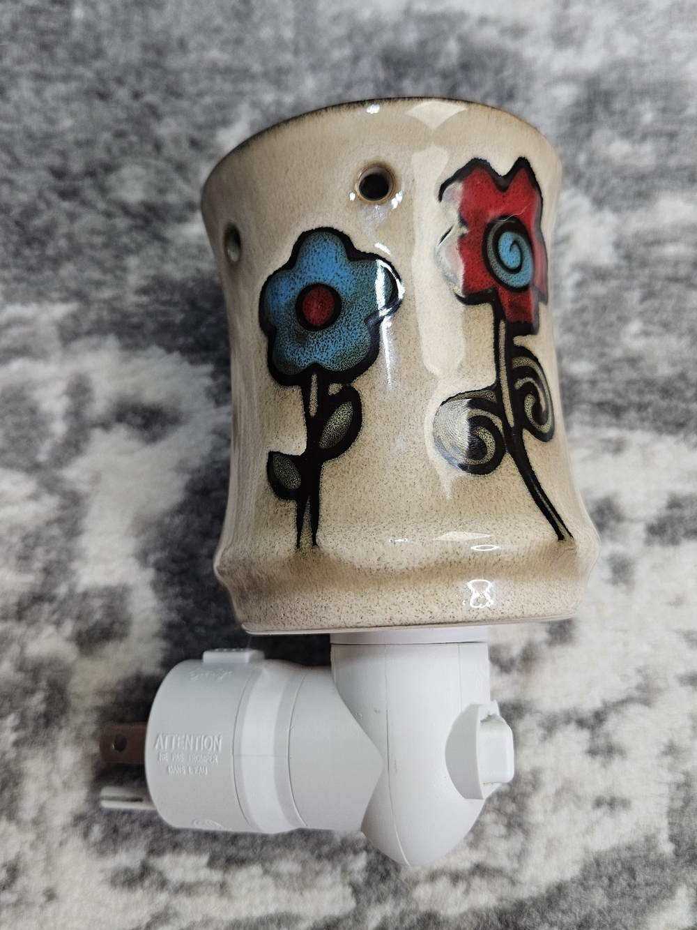 Scentsy Ashbury Plug In Scent Warner Retired Flowers Retro